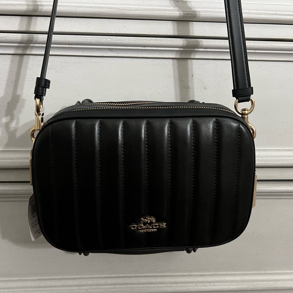 JES CROSSBODY WITH LINEAR QUILTING/New with tags.